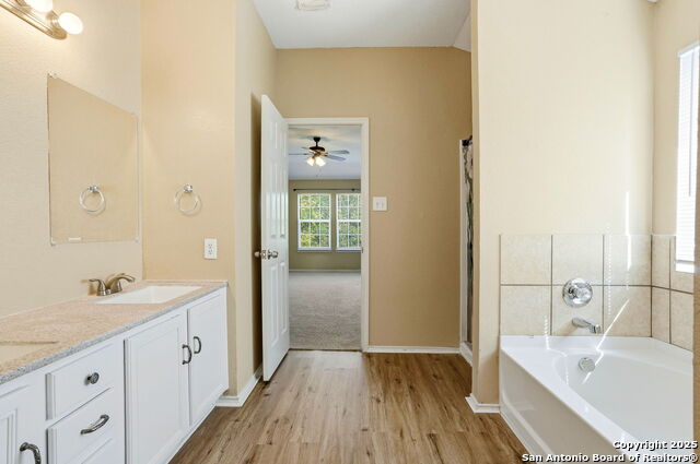 Listing photo id 15 for 2219 Red Rock Crossing