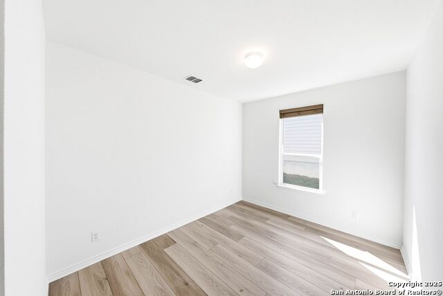 Image 17 of 29 For 118 Mission Lake