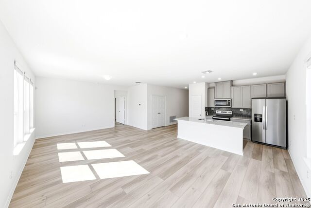 Image 3 of 29 For 118 Mission Lake