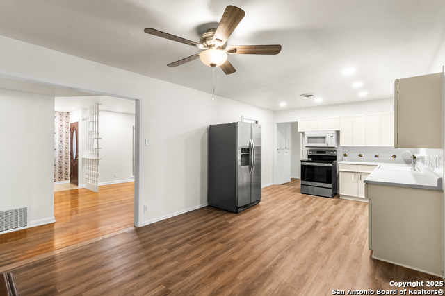 Image 11 of 39 For 247 Montfort