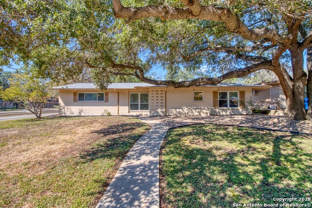 Image 2 of 39 For 247 Montfort