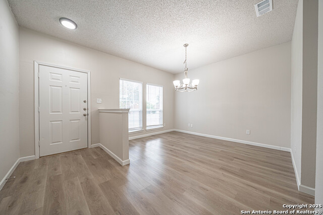 Image 5 of 39 For 4803 Aspen  