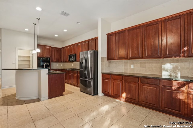 Image 15 of 52 For 2634 Amber View