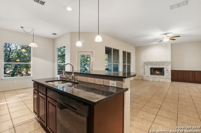 Image 17 of 52 For 2634 Amber View