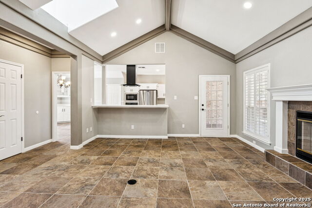 Listing photo id 10 for 822 Misty Water