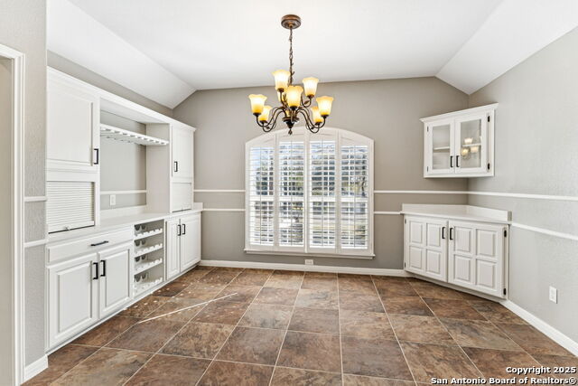 Listing photo id 12 for 822 Misty Water