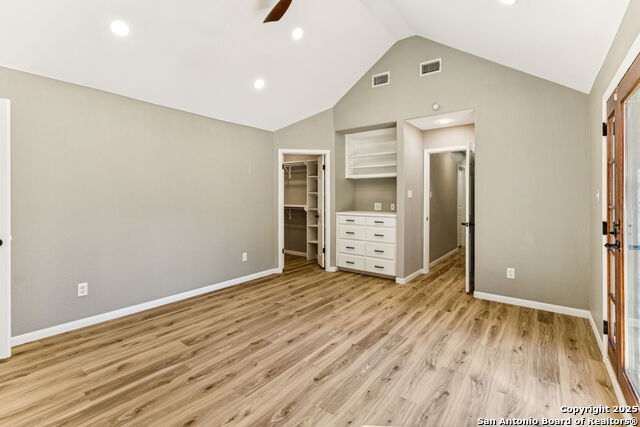 Listing photo id 15 for 822 Misty Water