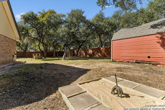 Listing photo id 24 for 822 Misty Water