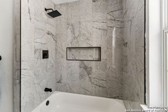 Listing photo id 29 for 822 Misty Water