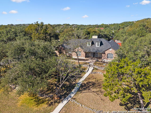 Listing photo id 32 for 822 Misty Water