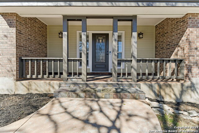 Listing photo id 2 for 822 Misty Water