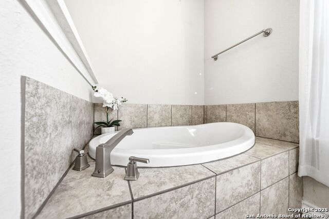 Image 21 of 44 For 30622 Horseshoe