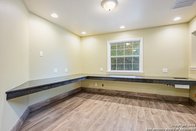 Image 29 of 46 For 1258 River Bluff