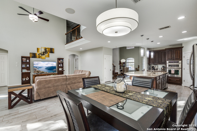 Listing photo id 9 for 3018 Hanfro  