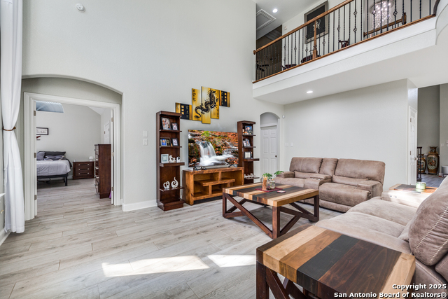 Listing photo id 10 for 3018 Hanfro  