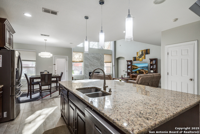 Listing photo id 12 for 3018 Hanfro  