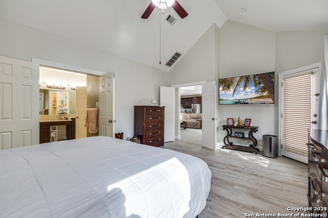 Listing photo id 17 for 3018 Hanfro  