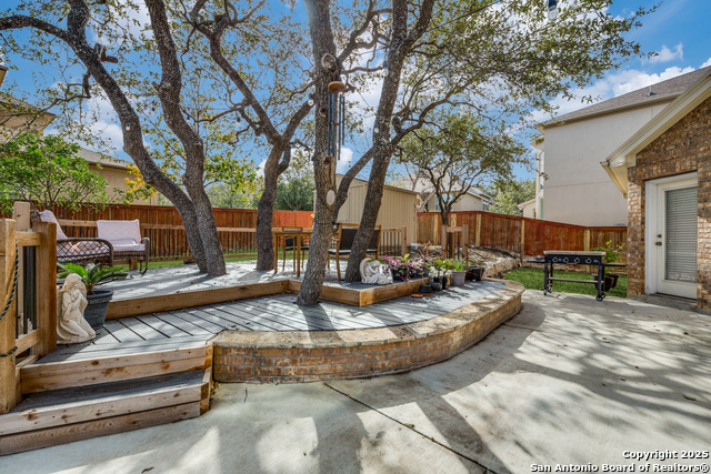 Listing photo id 1 for 3018 Hanfro  