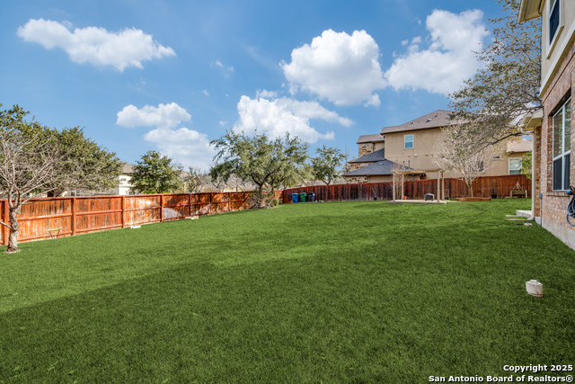 Listing photo id 28 for 3018 Hanfro  