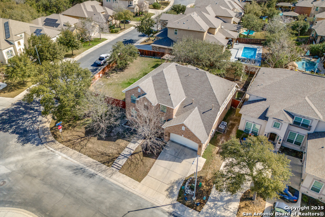 Listing photo id 29 for 3018 Hanfro  