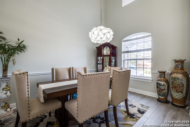 Listing photo id 4 for 3018 Hanfro  