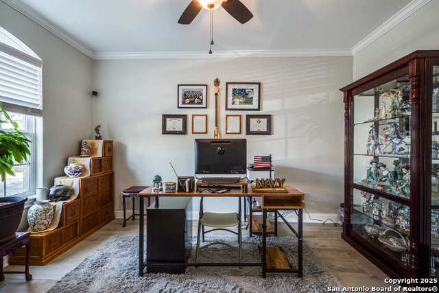 Listing photo id 7 for 3018 Hanfro  