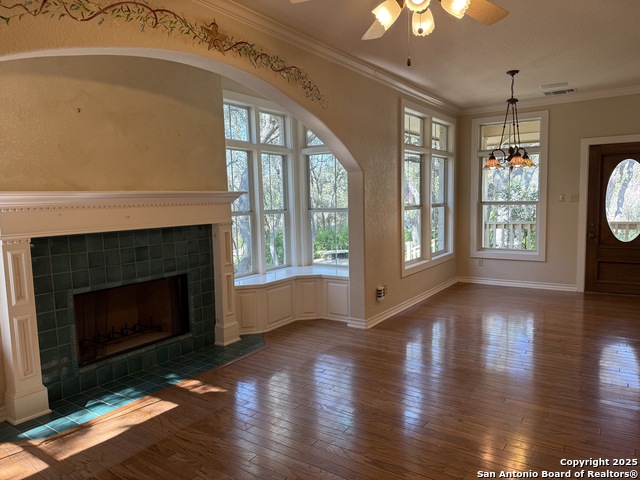 Image 11 of 32 For 23118 Whisper