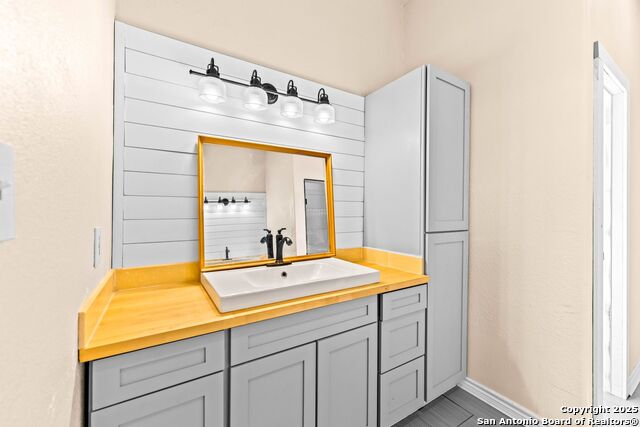 Image 30 of 41 For 2211 Geneva