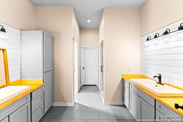 Image 31 of 41 For 2211 Geneva