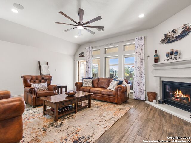 Image 19 of 37 For 9700 Innes Pl