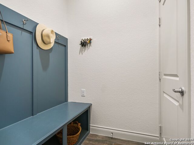 Image 31 of 37 For 9700 Innes Pl