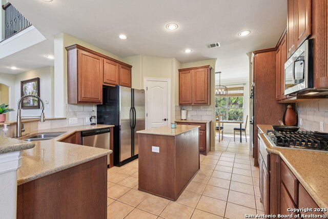 Image 10 of 42 For 522 Heather Ridge