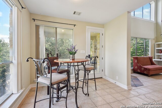 Image 11 of 42 For 522 Heather Ridge