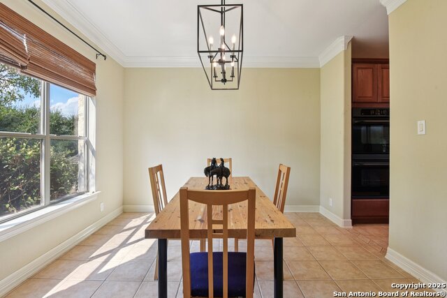 Image 12 of 42 For 522 Heather Ridge