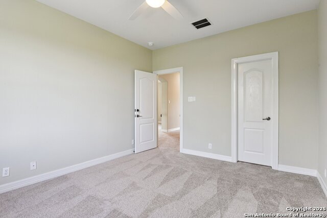 Image 31 of 42 For 522 Heather Ridge