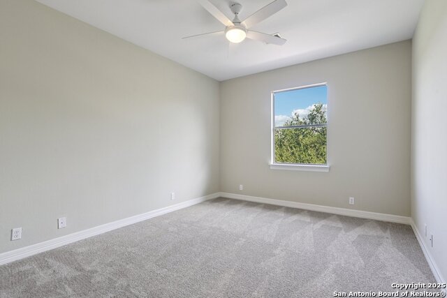 Image 32 of 42 For 522 Heather Ridge