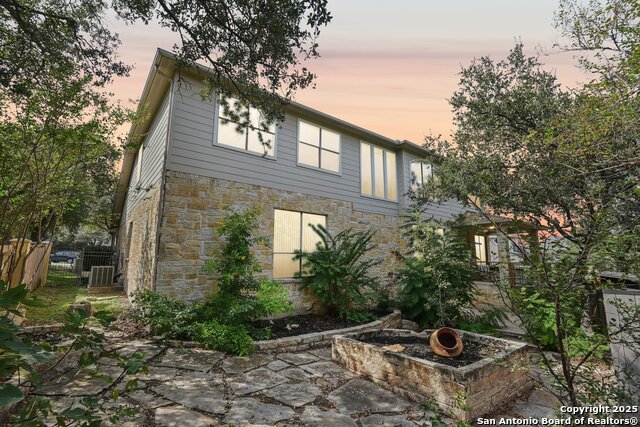 Image 38 of 42 For 522 Heather Ridge