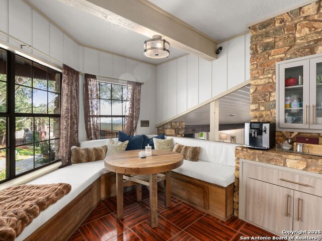 Listing photo id 17 for 3124 Fm 32  