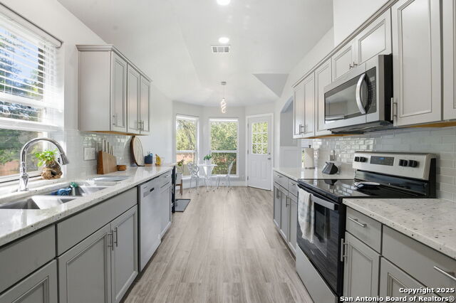 Image 11 of 27 For 1596 Osage  