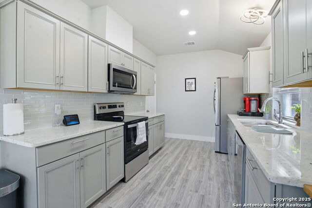 Image 12 of 27 For 1596 Osage  