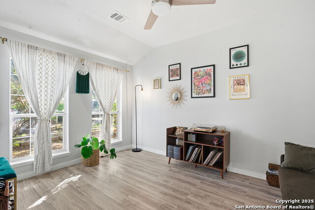 Image 13 of 27 For 1596 Osage  