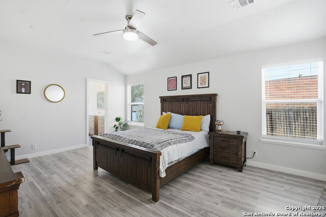 Image 21 of 27 For 1596 Osage  