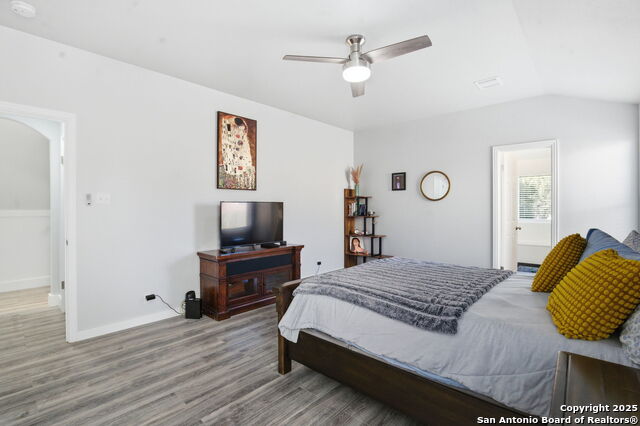 Image 22 of 27 For 1596 Osage  