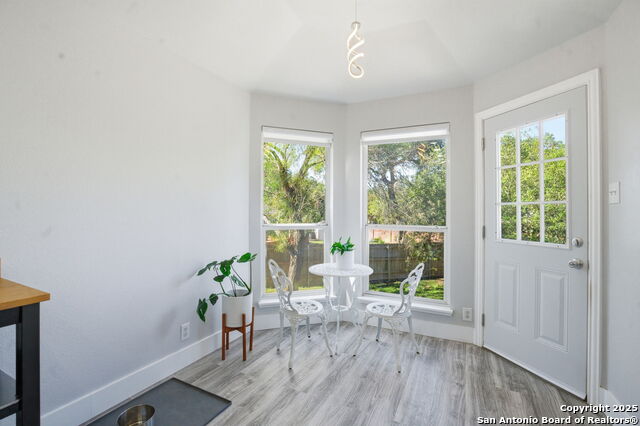 Image 23 of 27 For 1596 Osage  