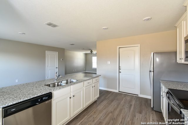 Image 8 of 17 For 3223 Begonia Bend