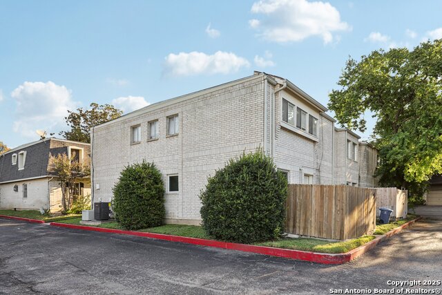 Listing photo id 30 for 3441 Turtle Village  92ff