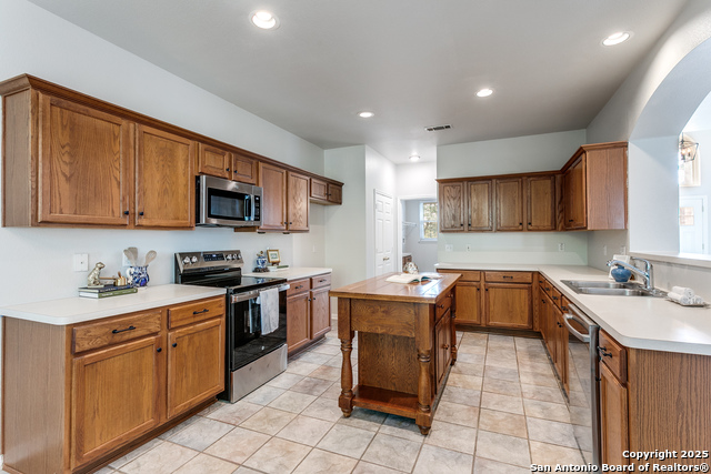 Listing photo id 9 for 112 Spring Fawn