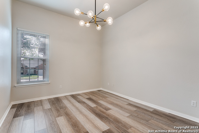 Listing photo id 6 for 112 Spring Fawn