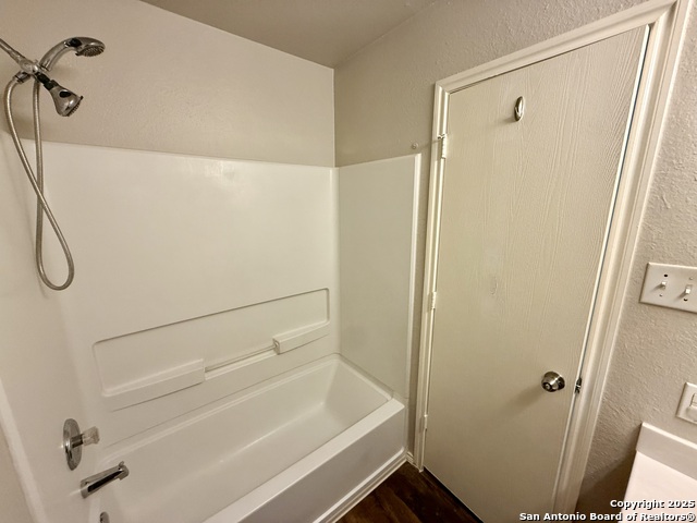 Image 11 of 19 For 9914 Kent