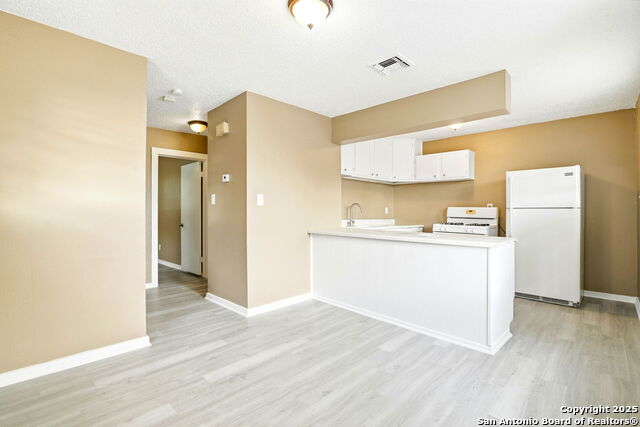 Listing photo id 2 for 1827 Highland